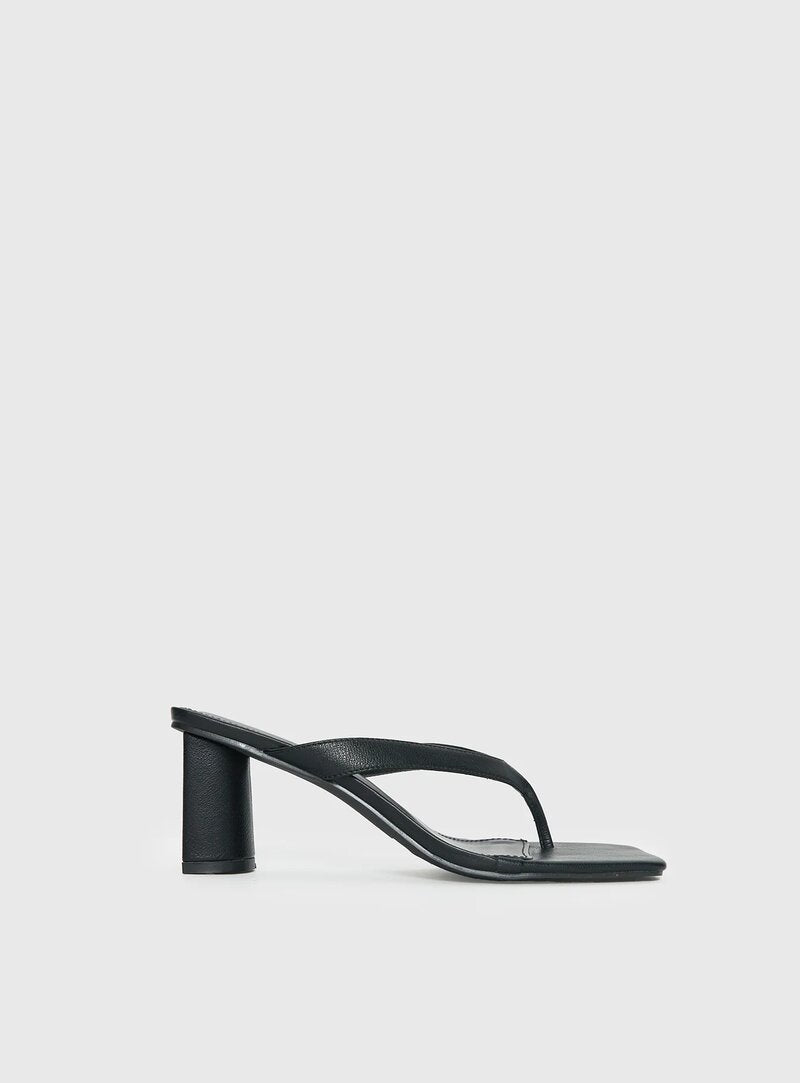 The Mona Heels Black
